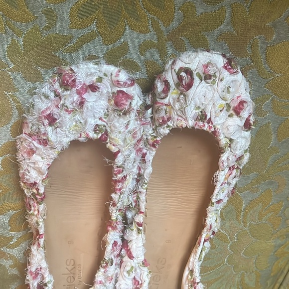 Rose garden tieks - Picture 5 of 6
